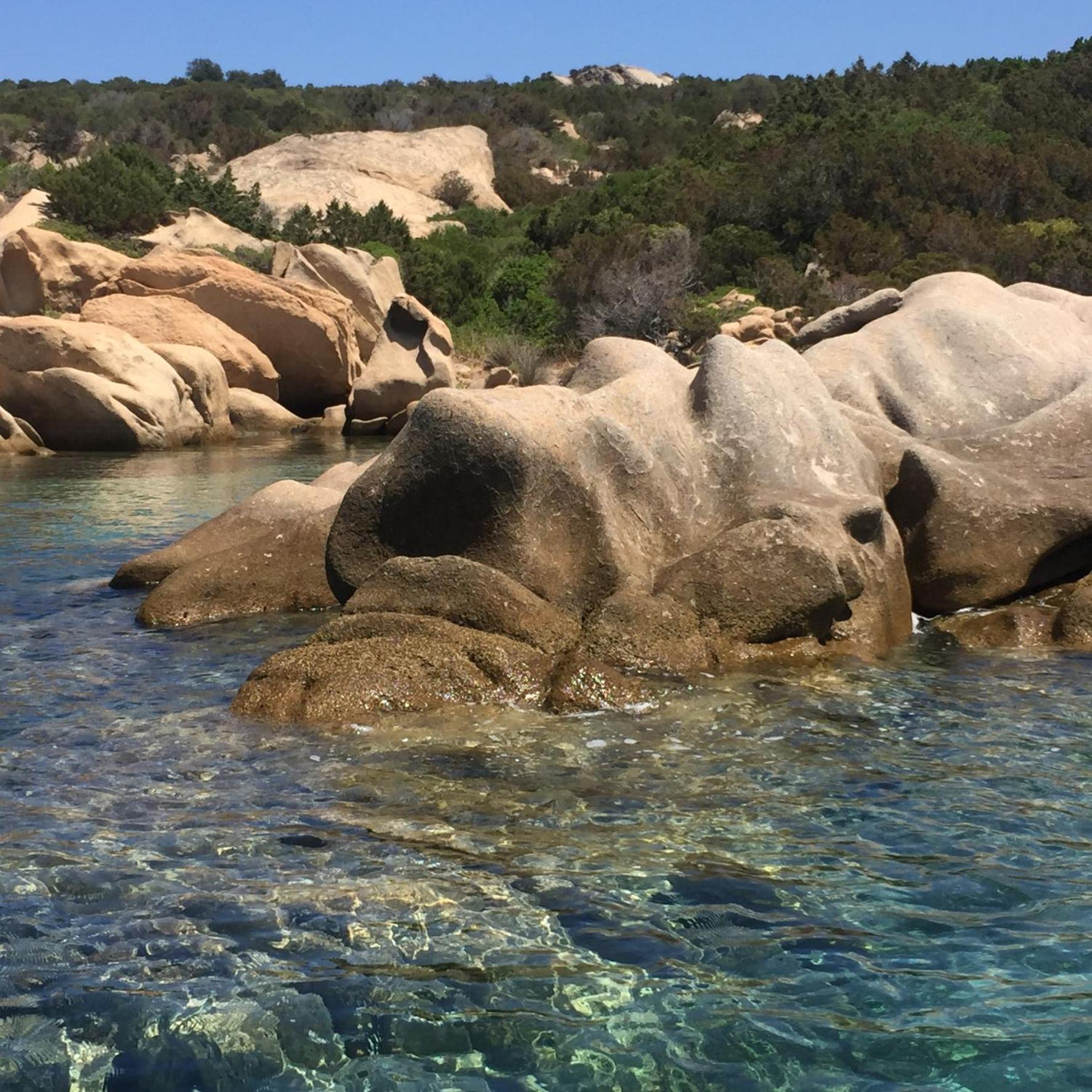 Hotel Al Faro Spiaggia La Cinta Santeodoro Сан Теодоро Екстериор снимка