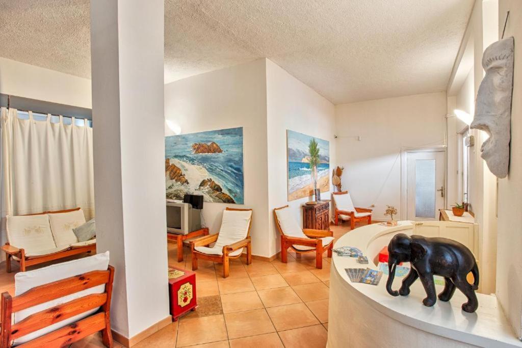 Hotel Al Faro Spiaggia La Cinta Santeodoro Сан Теодоро Екстериор снимка